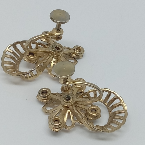 👍 5 for $20 vintage green stone screw back earrings - Picture 3 of 3